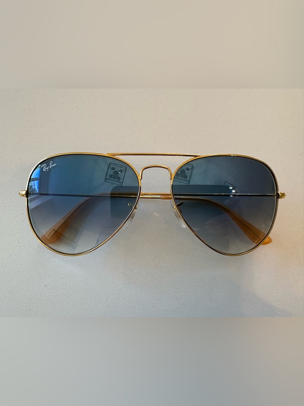 👓 Ray-Ban Aviator Sunglasses – Gold Frame – Blue Gradient Lenses – Brand New